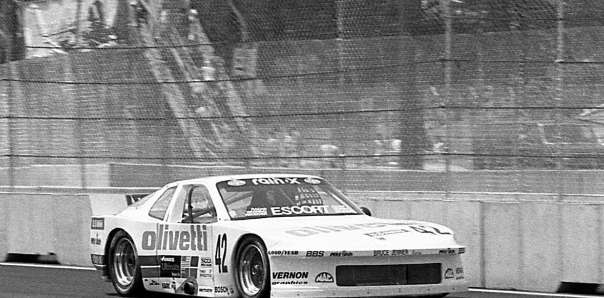 The #42 Porsche 944 at Niagara Falls in 1988